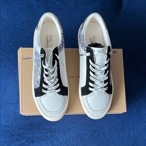 Vintage Havana Black/White Sneakers with Shiny Design Brand New, Size 10